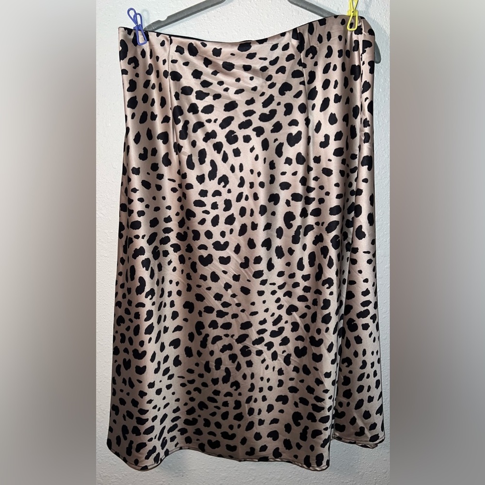 Leopard Print Satin Skirt EUC